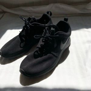 NIKE ROSHE ONE SNEAKER